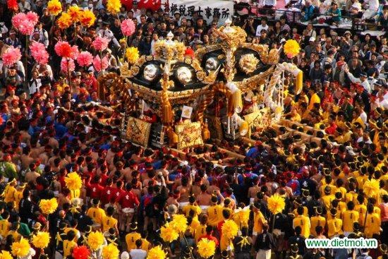 5 lễ hội chen lấn và nguy hiểm nhất thế giới